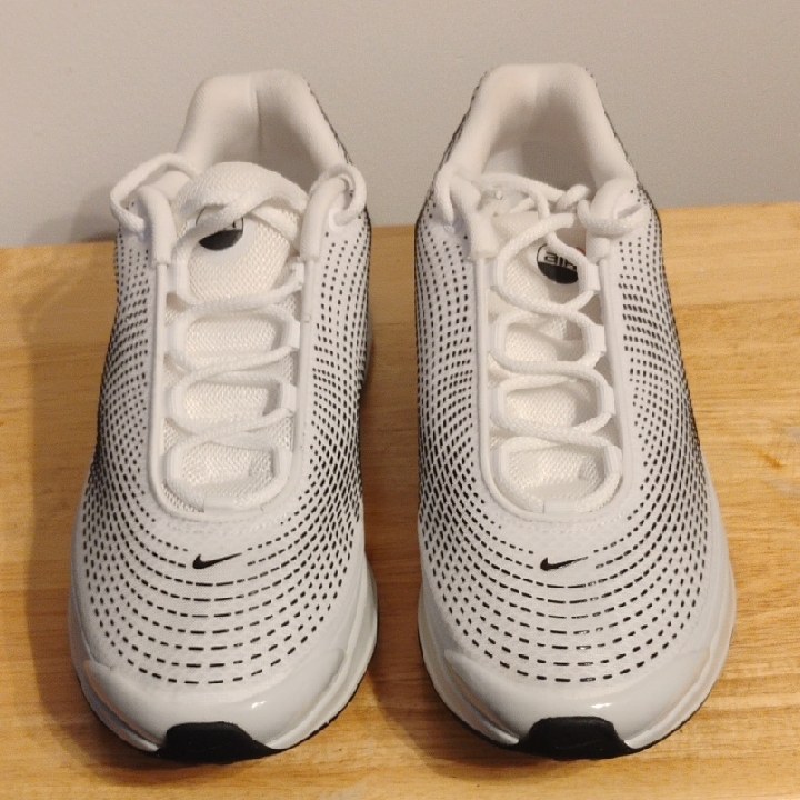 New Men's Nike White And Black Athletic Shoes